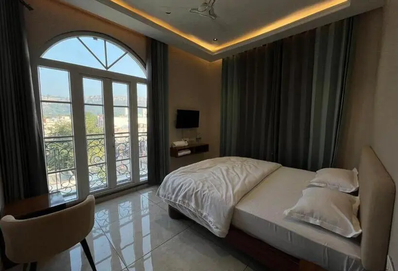 Deluxe-huone Näkymä, Hari Leela Fort View Palace