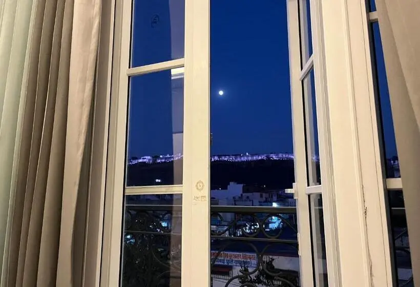 Deluxe-huone Näkymä, Hari Leela Fort View Palace