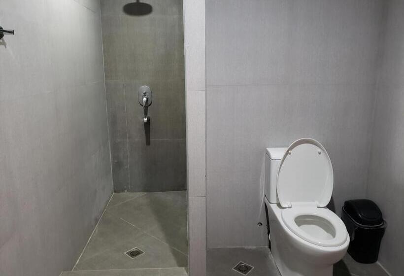 חדר משפחתי, Le Verde Lodge