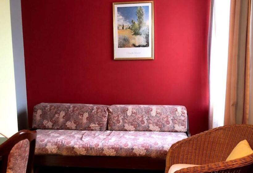 Номер Стандарт, Rheinischer Hof