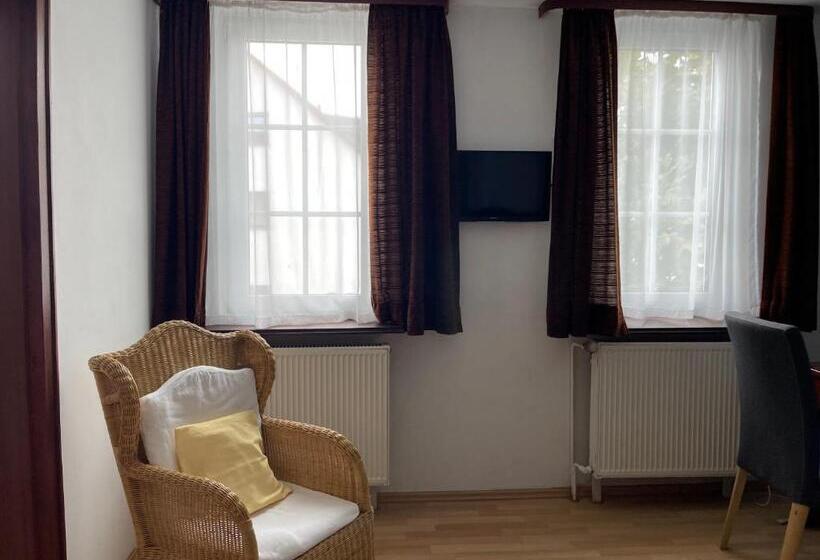 Номер Стандарт, Rheinischer Hof