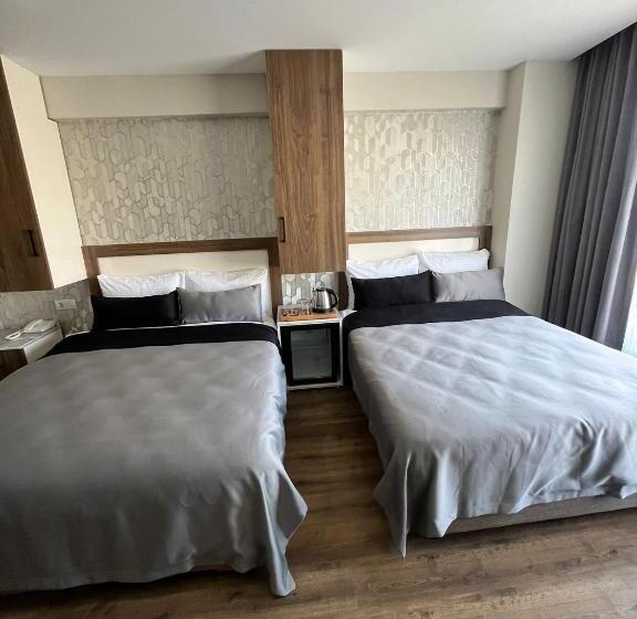 اتاق لوکس چهار تخته, Si̇s