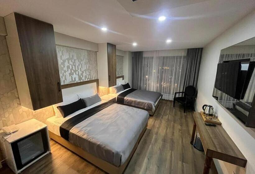 اتاق لوکس چهار تخته, Si̇s