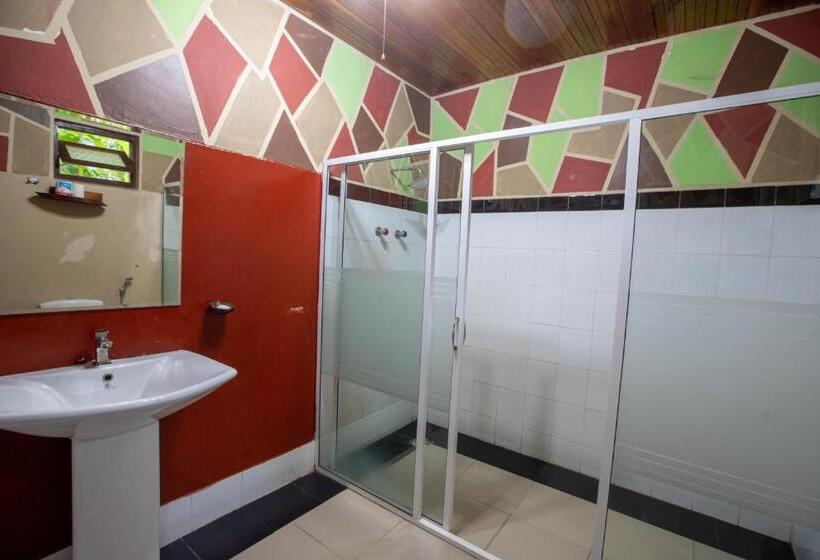 이코노미 룸, Udawalawa Safari Village