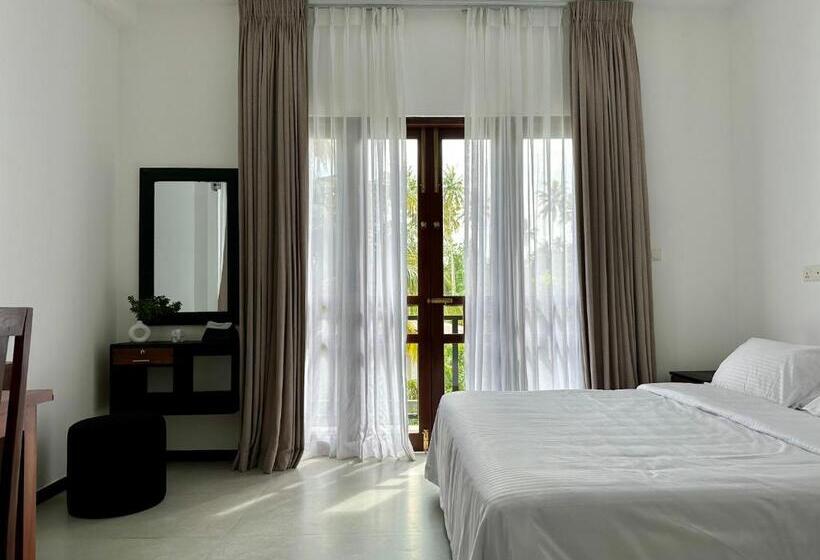 Standard Room with Balcony, Villa Ceylanka