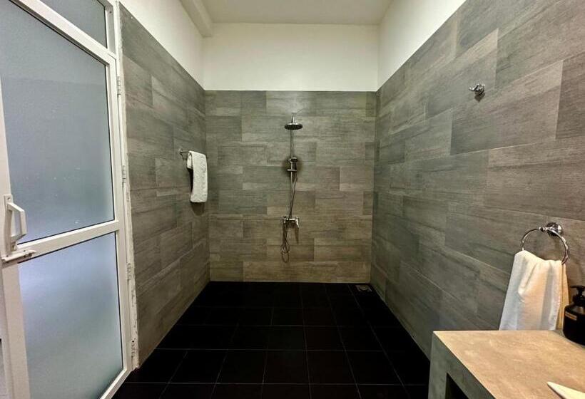 Triple Classic Room, Villa Ceylanka