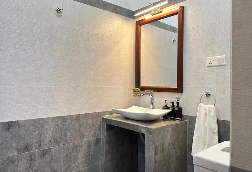 Deluxe Room King Size Bed, Villa Ceylanka