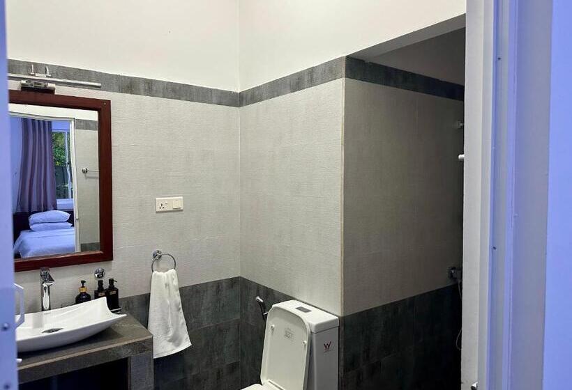 Deluxe Room King Size Bed, Villa Ceylanka