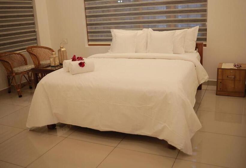 Семейный Номер, Humblebee Retreat Tattekkad