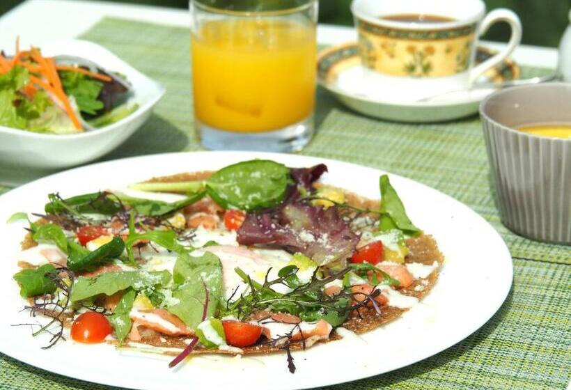 Economy-huone, ホテル風の山