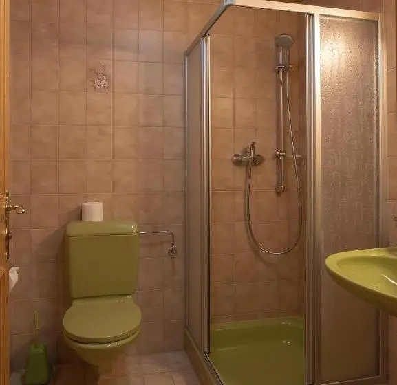 Standard-huone Parveke, Gästehaus Almhof
