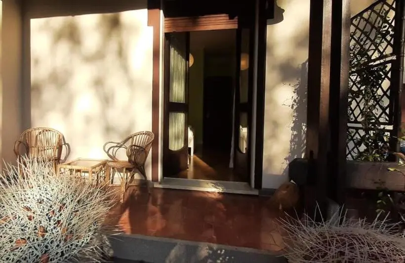 Perhehuone Puutarhanäkymä, Villa Paradis B&b