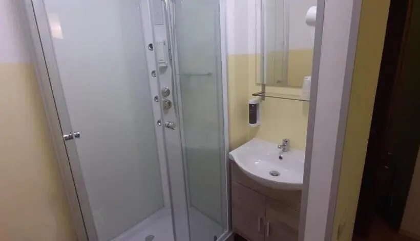 Perhehuone Puutarhanäkymä, Villa Paradis B&b