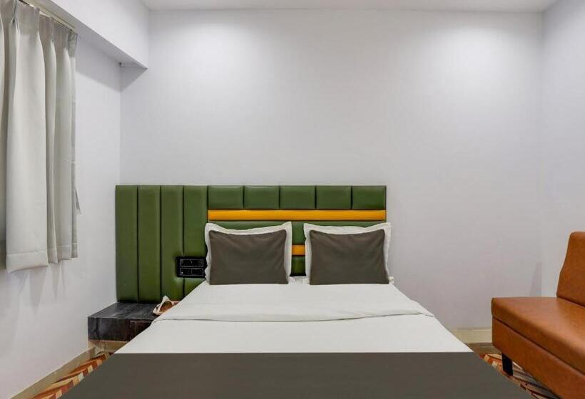 חדר קלאסי לשלושה, Collection O Hotel Soho