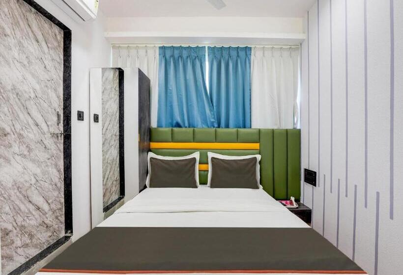 חדר קלאסי לשלושה, Collection O Hotel Soho