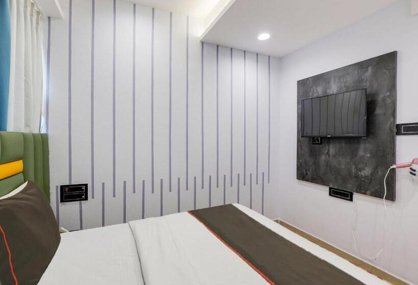 חדר קלאסי לשלושה, Collection O Hotel Soho