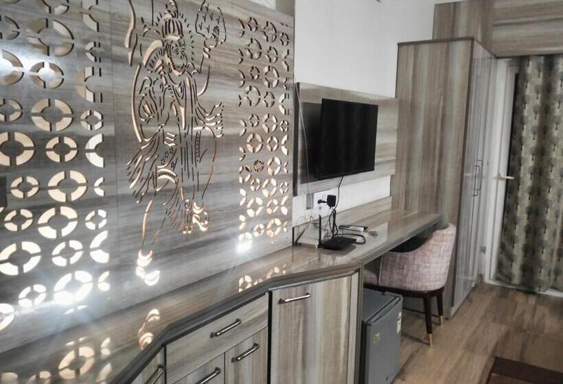 Номер Стандарт, Divisionbyzero