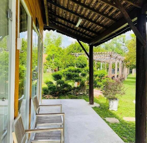 ویلای یک اتاق خوابه با استخر شنا, Garden House Tí Nị