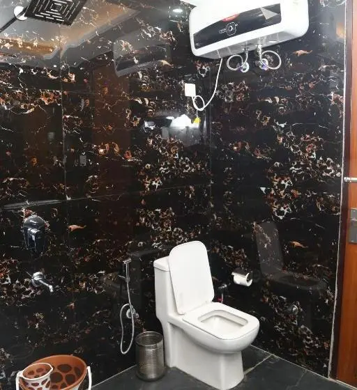 Suite, Mk Regency