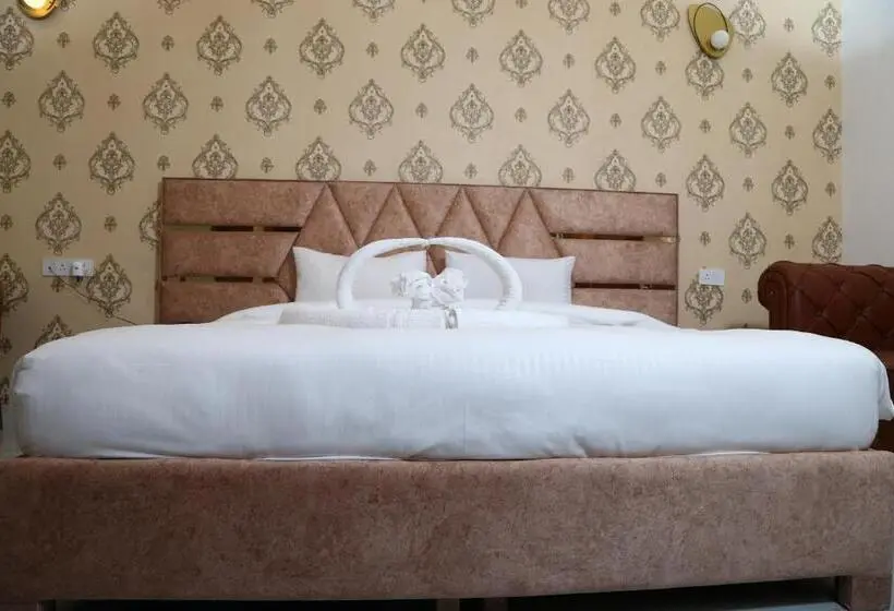 Suite, Mk Regency