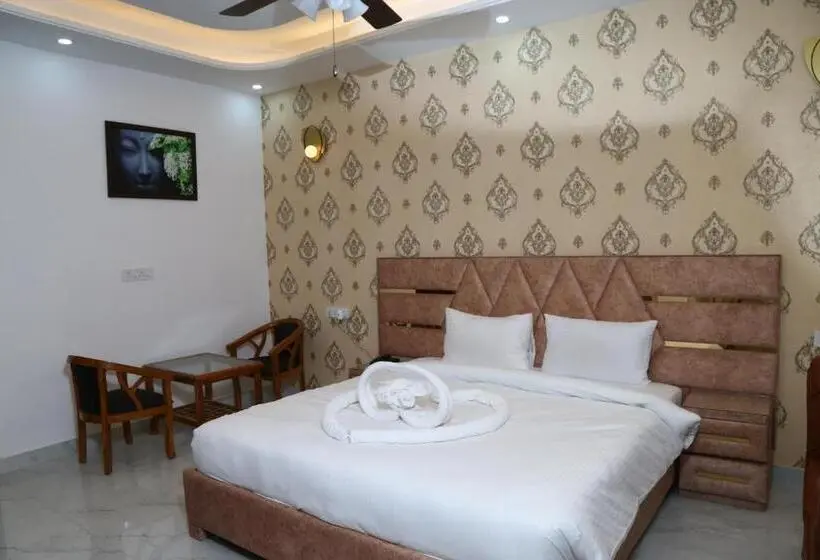 Suite, Mk Regency
