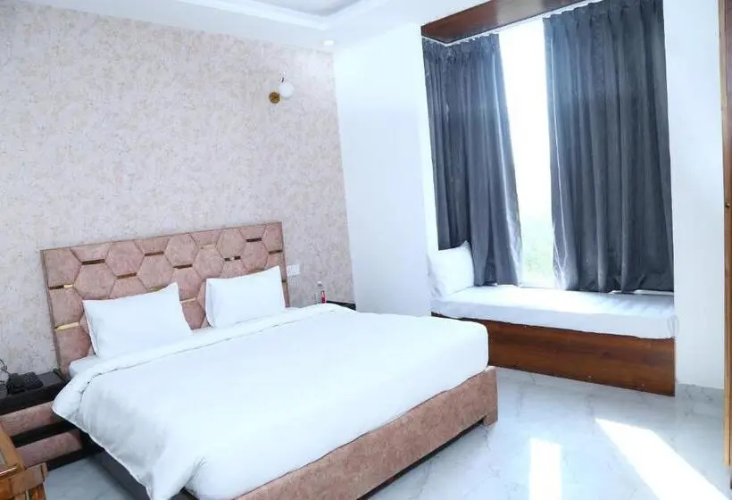 Chambre Triple Standard, Mk Regency