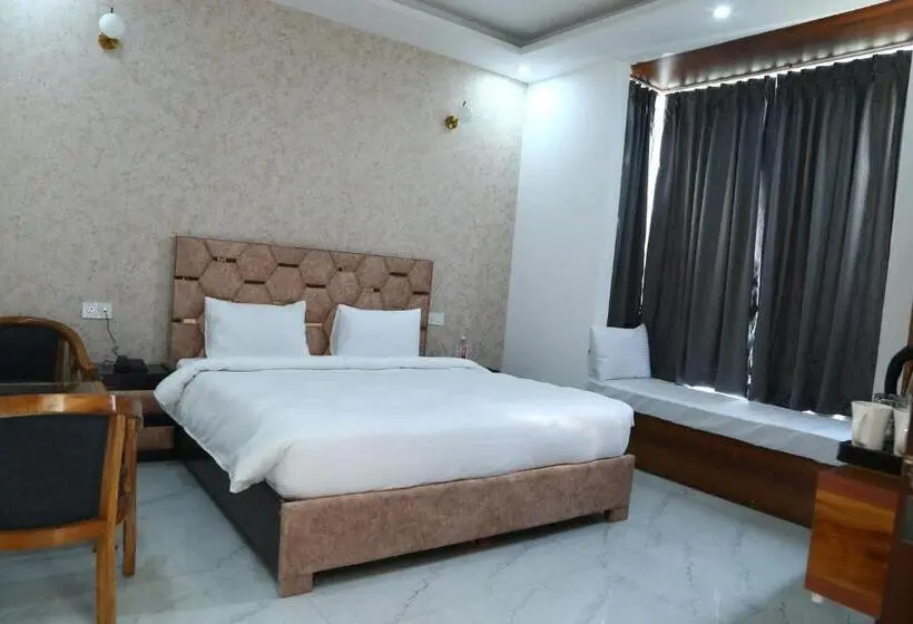 Chambre Triple Standard, Mk Regency
