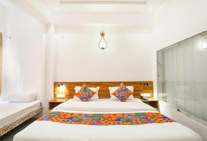 Suite, Montreal By Madhuban Inn