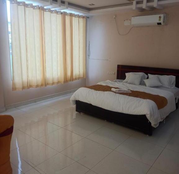 트리플 클래식 룸, Oyo Arka Resorts Venue Of Joy