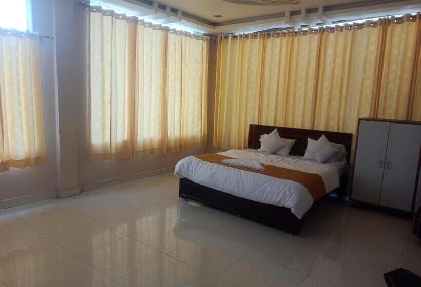 트리플 클래식 룸, Oyo Arka Resorts Venue Of Joy