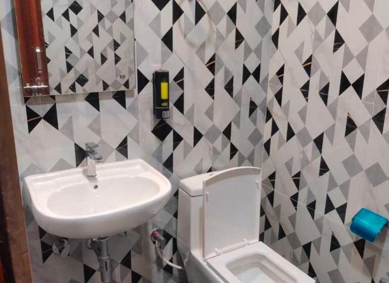 חדר קלאסי לשלושה, Oyo Flagship Vindh Plaza