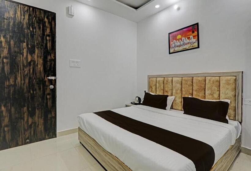 חדר קלאסי לשלושה, Oyo Flagship Vindh Plaza
