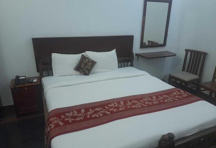 Трехместный Номер Классика, Oyo Orange Resort Ecr