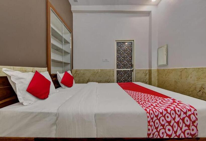 غرفة كلاسيكية ثلاثية, Royal Ranbanka Garh