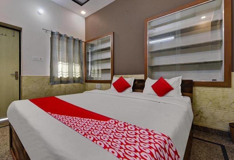 غرفة كلاسيكية ثلاثية, Royal Ranbanka Garh