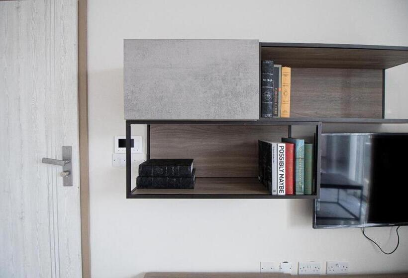 1 Bedroom Penthouse Apartment, Seafront Penthouse