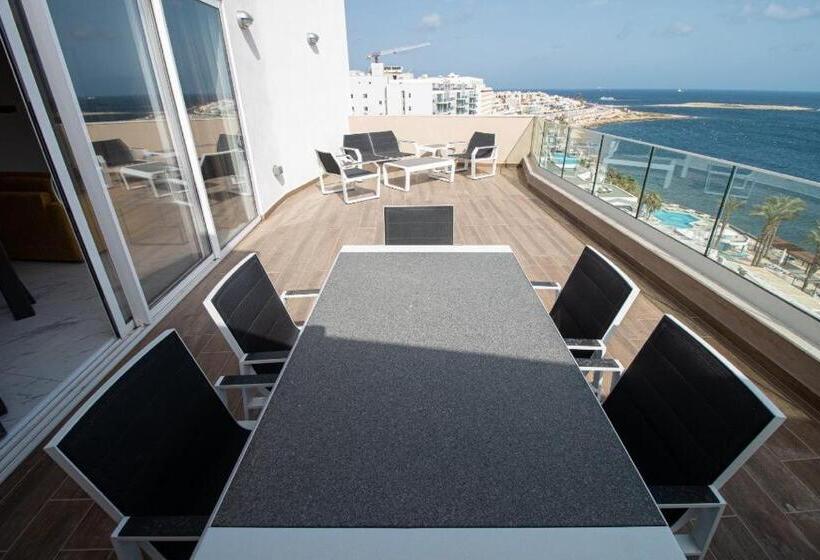 1 Bedroom Penthouse Apartment, Seafront Penthouse