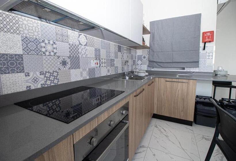 1 Bedroom Penthouse Apartment, Seafront Penthouse