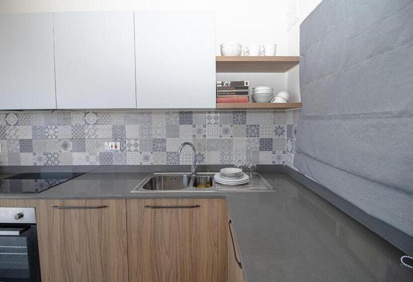 1 Bedroom Penthouse Apartment, Seafront Penthouse