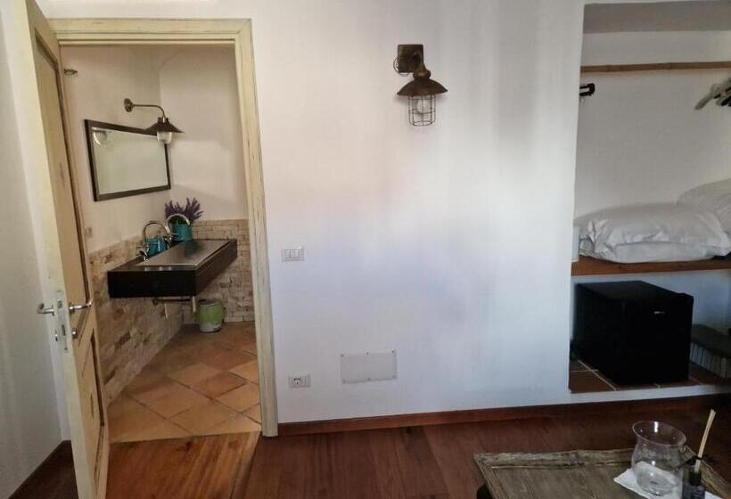 سوئیت با تخت بزرگ, Dimore Nel Cuore Di Olbia