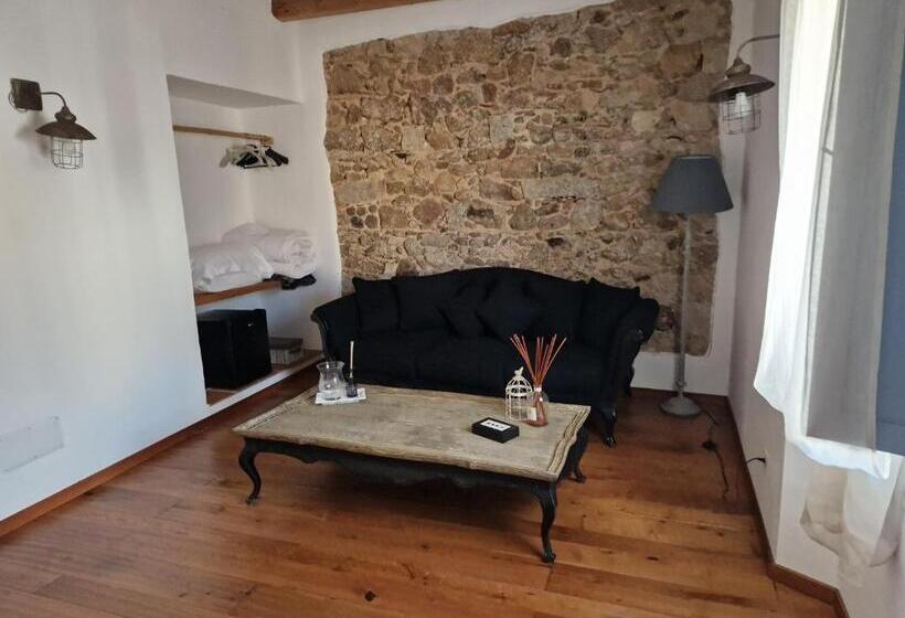 سوئیت با تخت بزرگ, Dimore Nel Cuore Di Olbia