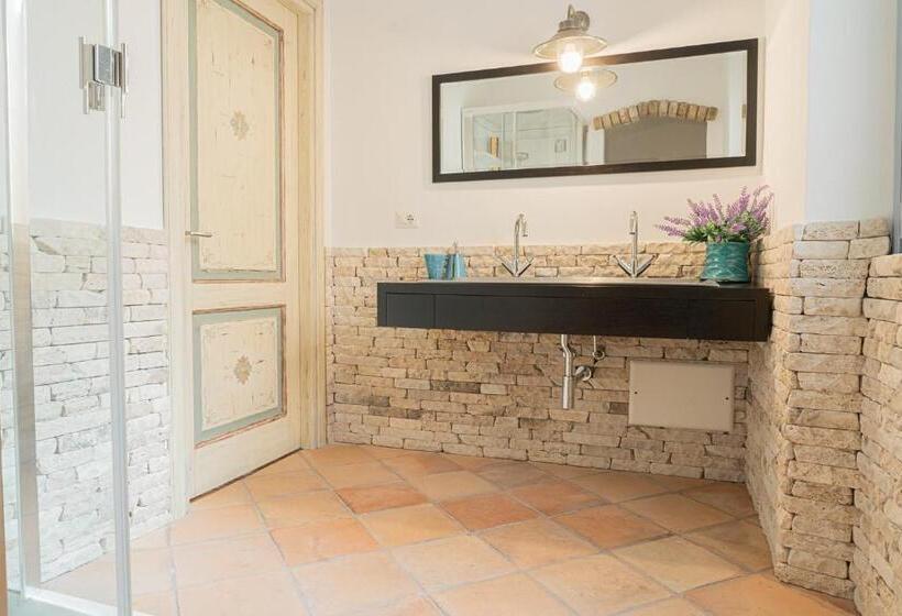 سوئیت با تخت بزرگ, Dimore Nel Cuore Di Olbia