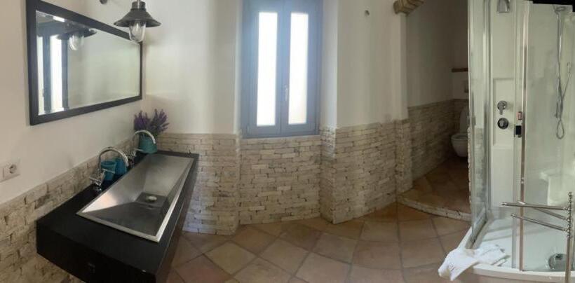 سوئیت با تخت بزرگ, Dimore Nel Cuore Di Olbia