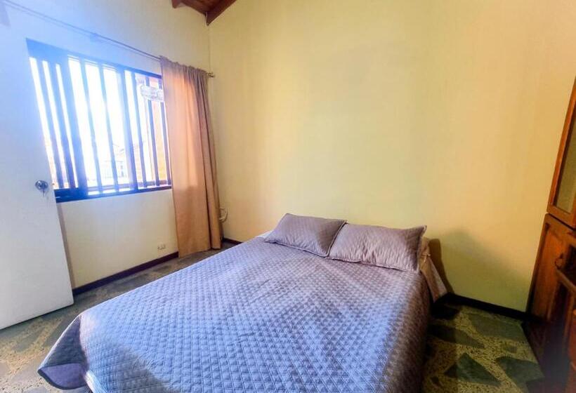 Номер Стандарт с Балконом, Hostal   Casa Rionegro