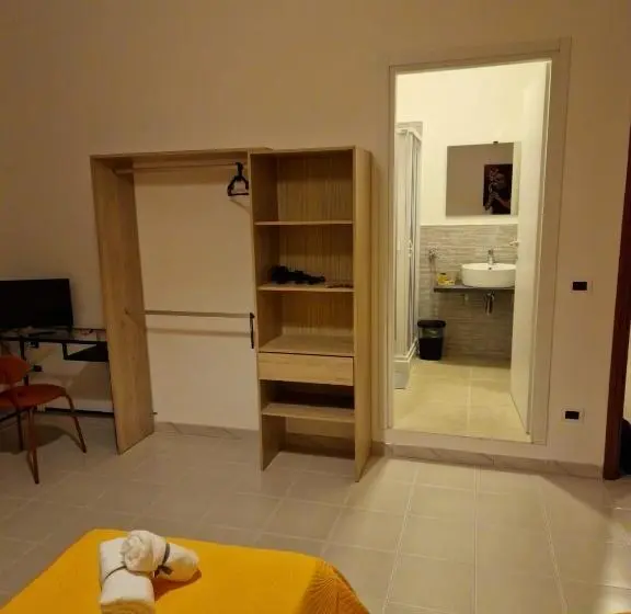 Standard Kolmen Hengen Huone, La Camera Sul Corso