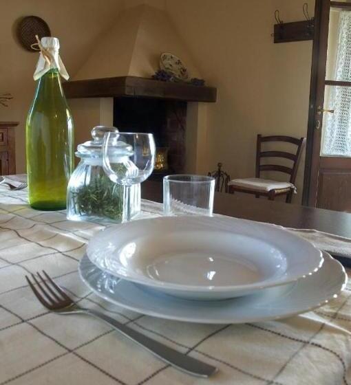 شقة غرفة واحدة مطلة على الحديقة, Agriturismo La Burraia Vicino A San Gimignano