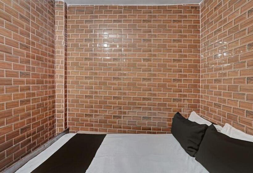 トリプルクラシックルーム, Spot On Sunil Hotel & Restaurant