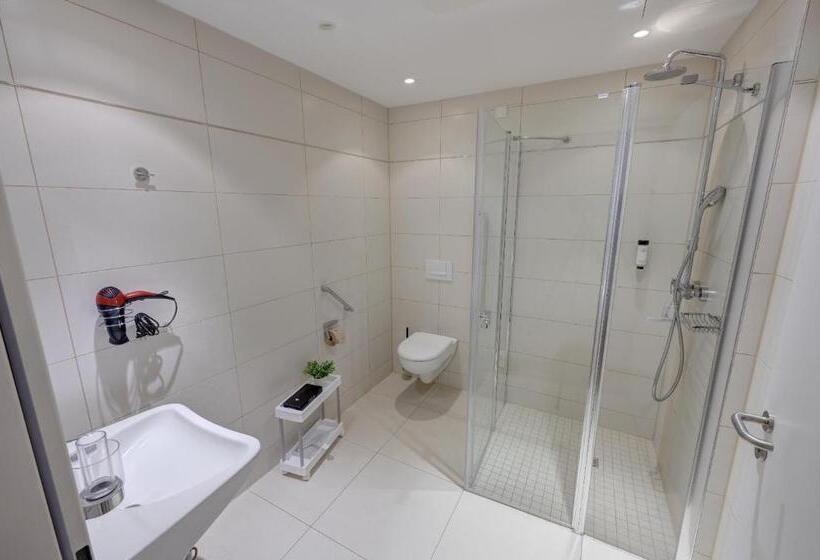 스탠다드 룸, Am Brinkerplatz