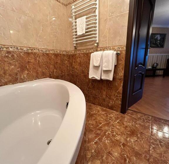 Трехместный Номер Deluxe, Europe