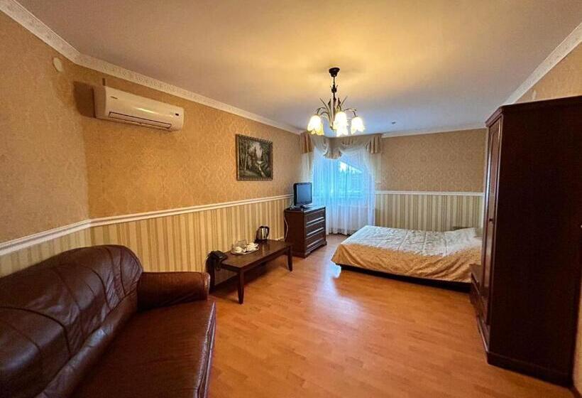 Трехместный Номер Deluxe, Europe